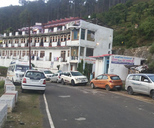 Hotel Aditya Palace Barkot Barkot [Parking]