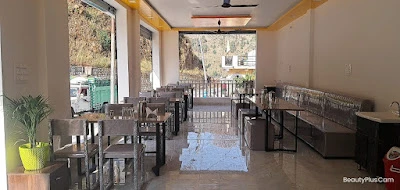 Hotel Yamuna Riverfront Barkot [Restaurant / Dining Area]