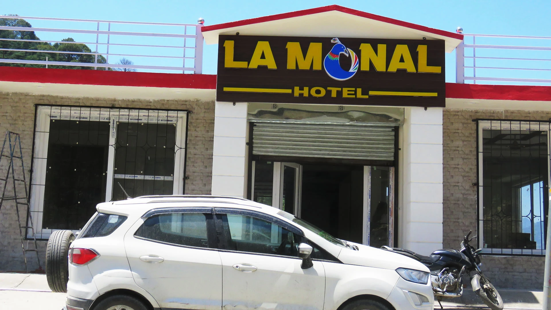 La Monal Hotel Barkot [Hotel Full View]