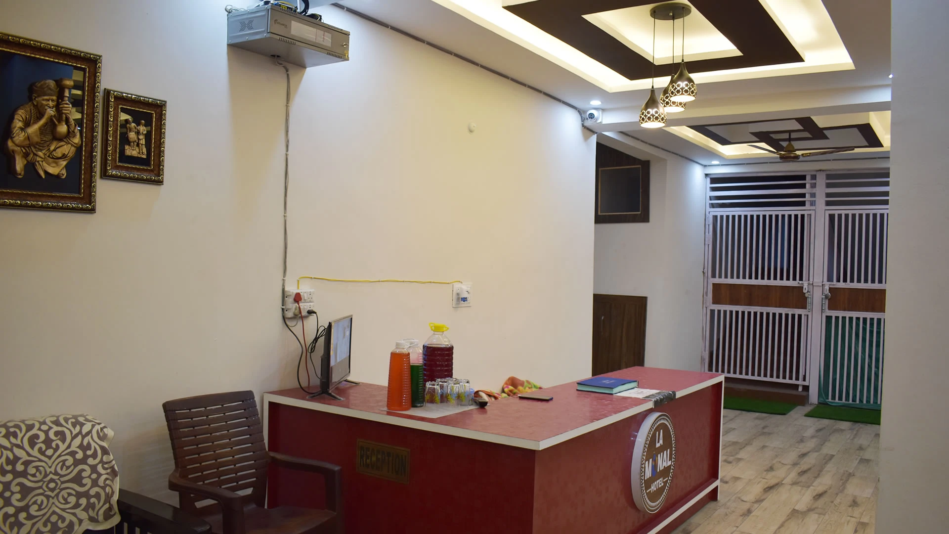 La Monal Hotel Barkot [Reception]