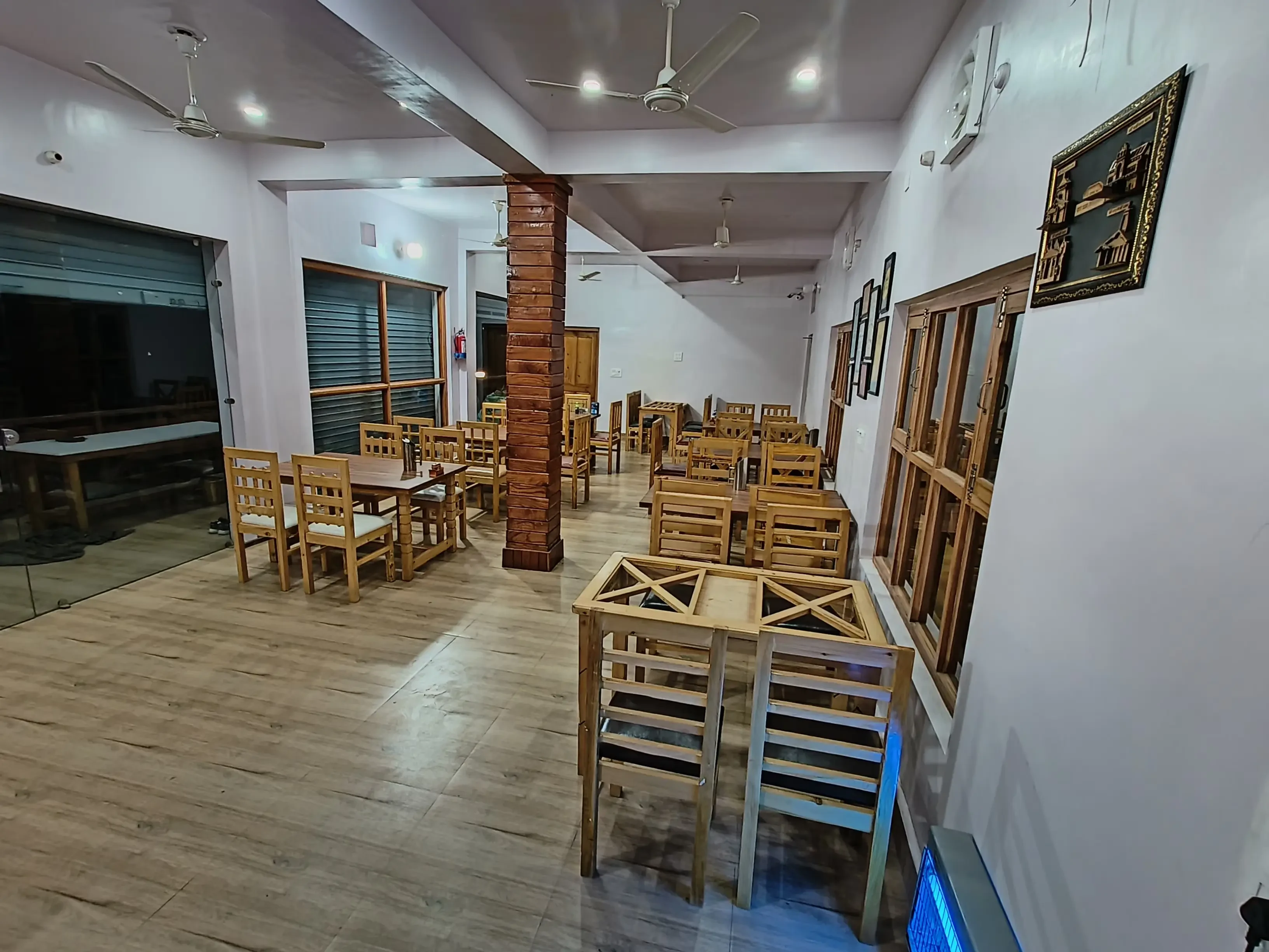Shri Vikram Resort Barkot [Diningarea]