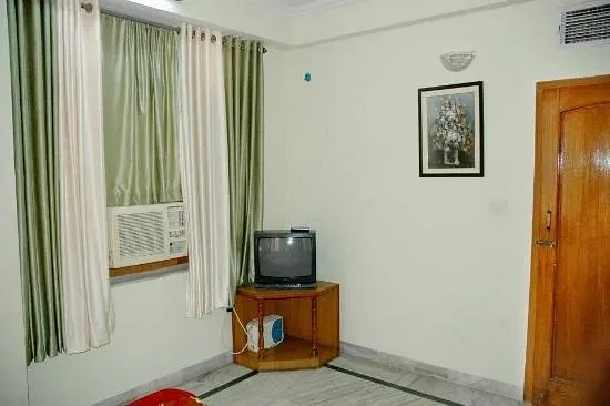 Hotel Madhav Palace Gangotri Road Uttarkashi Barkot [TV]