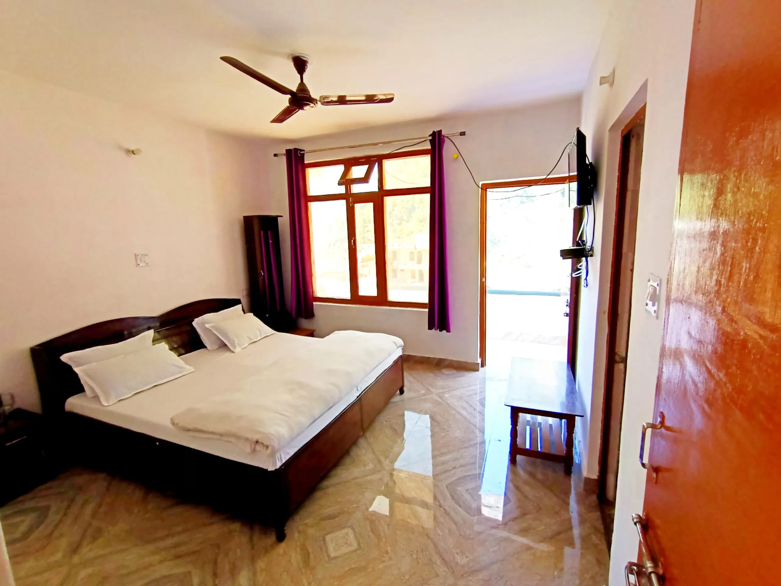 Hotel Namami Gange Syanachatti Yamunotri Barkot [Fan]