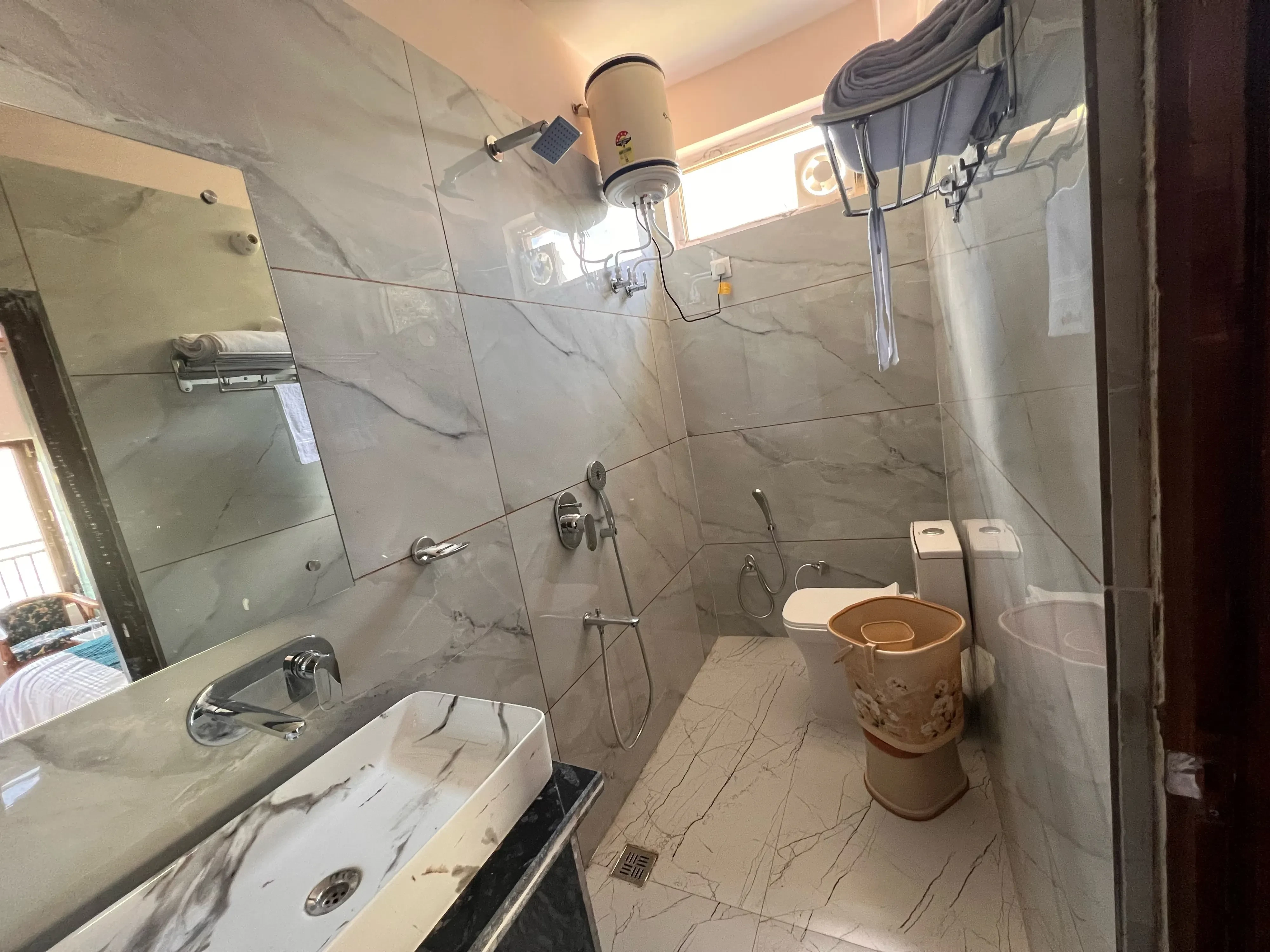 Hotel Necklace Moon Barkot [Attached Bathroom]