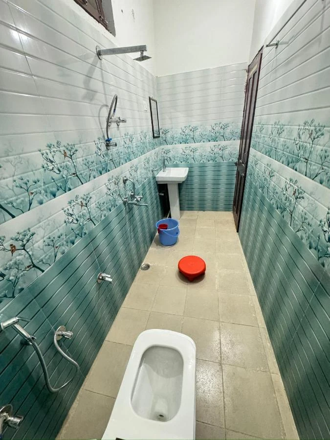 Hotel Rest And Bite Barkot [Attached Bathroom]