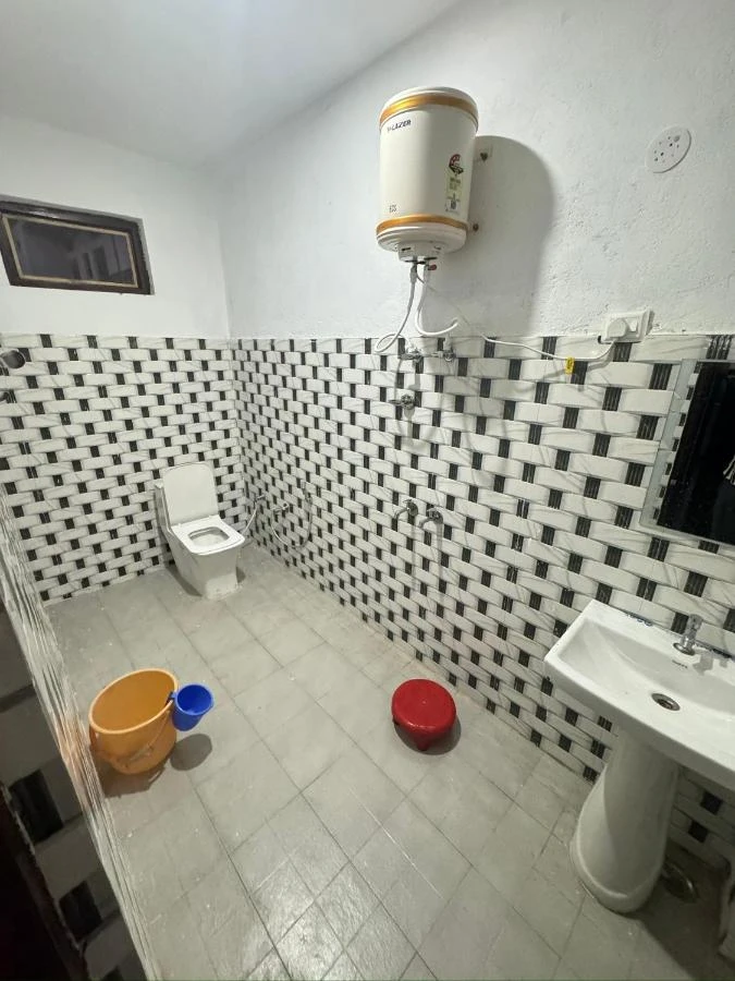 Hotel Rest And Bite Barkot [Clean And Modern Attached Bathroom]